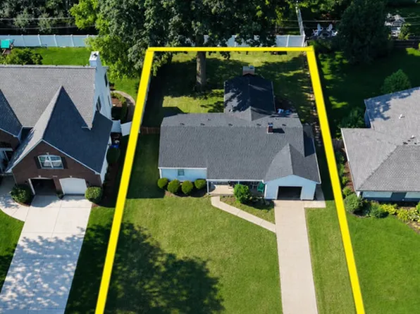 615 Wakeman Ave, Wheaton, IL 60187