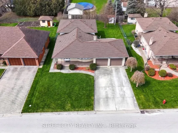 5 McLarty Dr, Saint Thomas, ON N5R 5J7