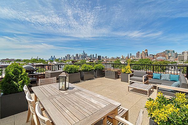 1st image of 344 De Graw St #6