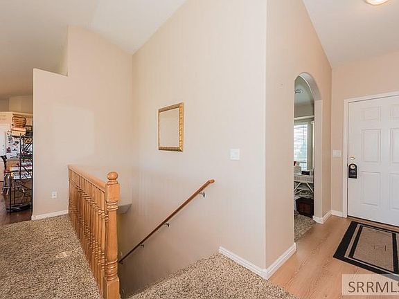 4th image of 3312 E Woodside Dr