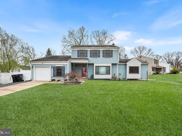 6 Tiffany Pl, Erial, NJ 08081