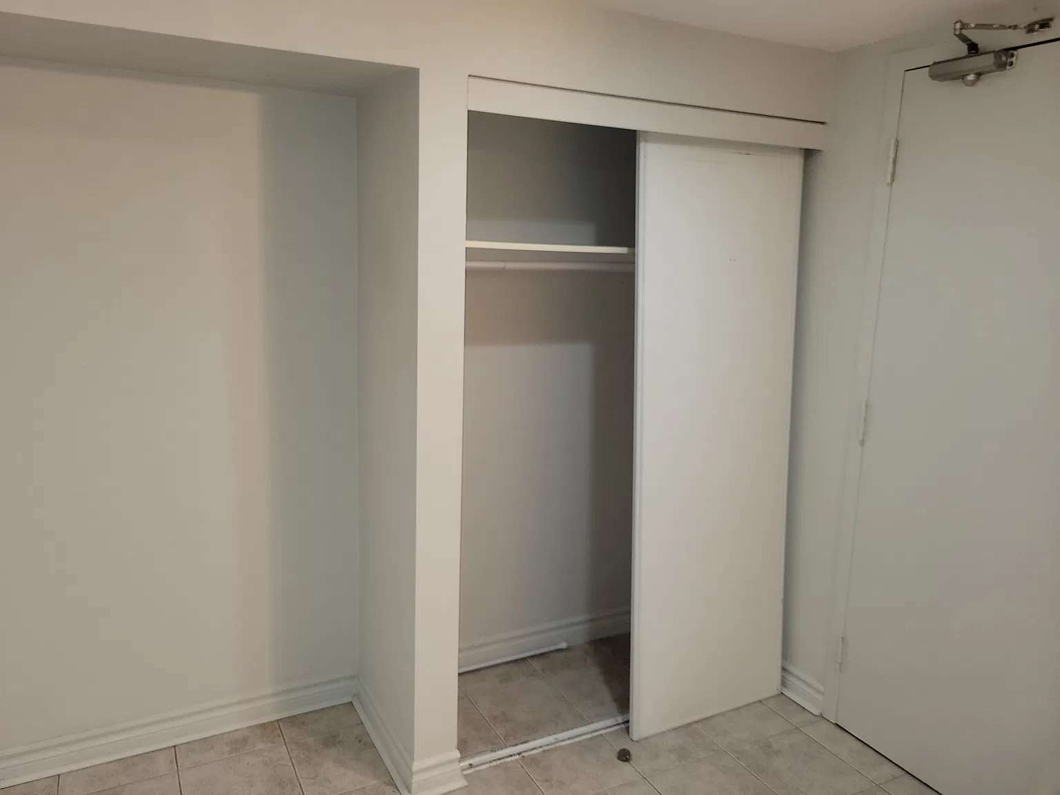 16 Golfdale Road Toronto — Photo 4
