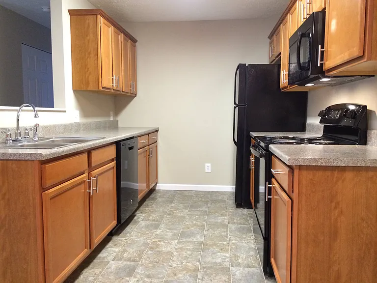 Fairway Park Apartments — Photo 25