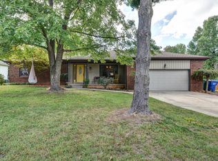 3525 S Parkhill Ave, Springfield, MO 65807