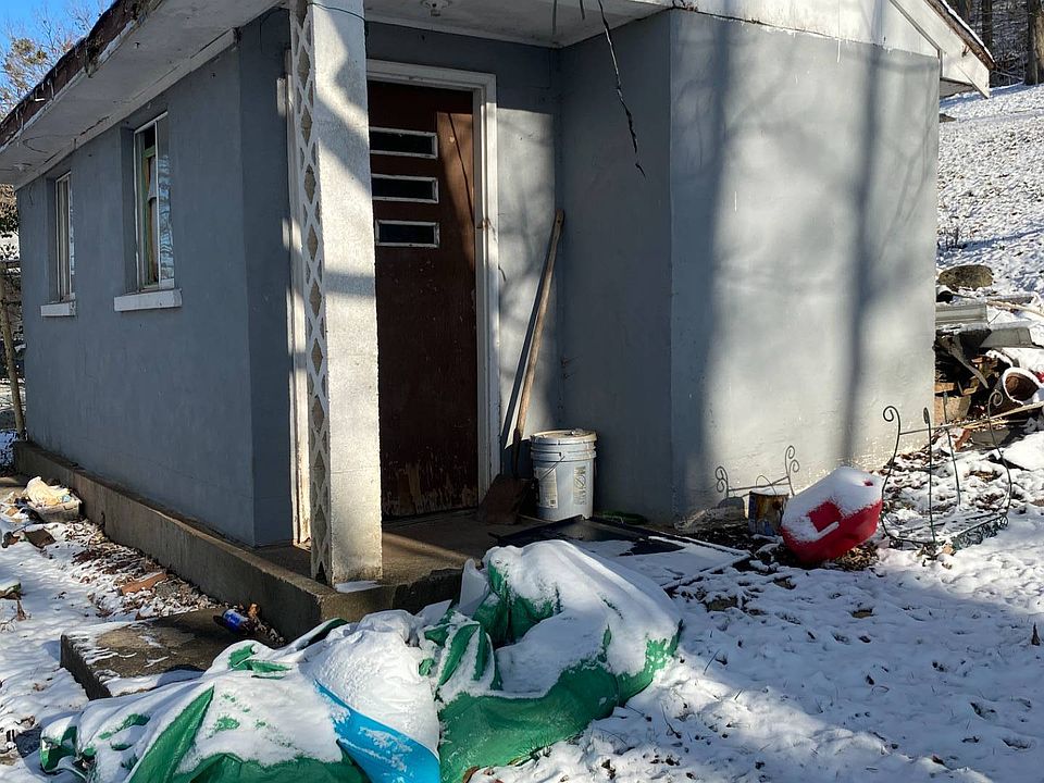 2nd image of 4052 Charleston Rd