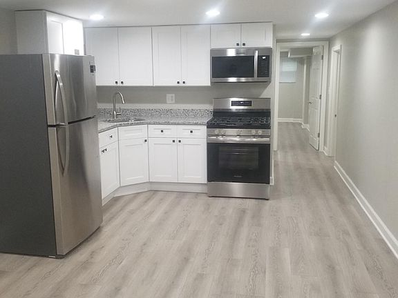 4th image of 5343 W Drummond Pl #G