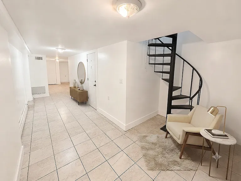363 Sumpter St #1L — Photo 2