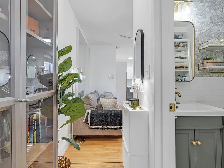 235 Monroe St #17 — Photo 8