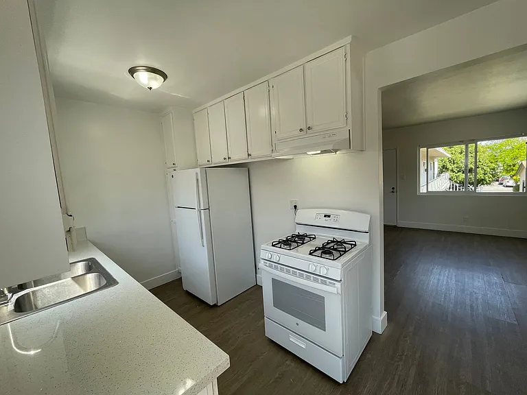 1101 Saint Louis Ave #7 — Photo 16
