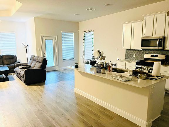 4th image of 7504 Cherry Blossom Ln