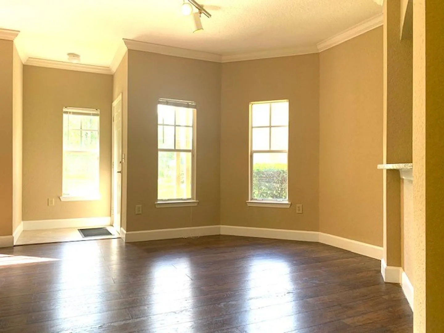 Beautiful 3 Bedroom, 2 Bathroom Condo in the Gated Notting Hill Community — Photo 4