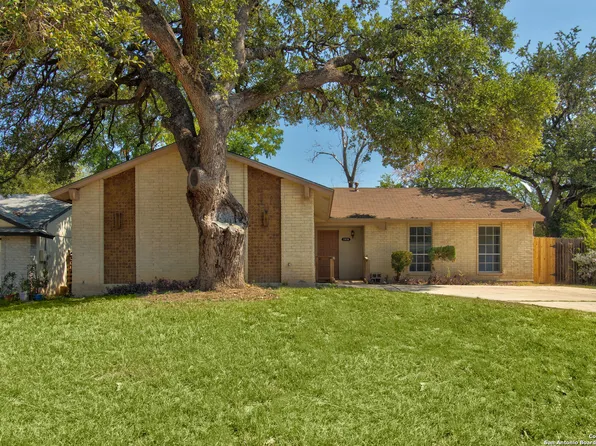7515 MEADOW GREEN ST, San Antonio, TX 78251