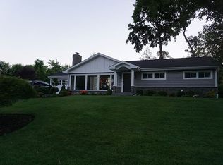 25 Rugby Rd, Roslyn Heights, NY 11577