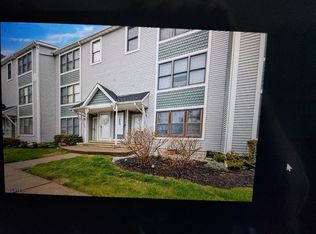 78 Burlington Ct #1803, Hamburg, NJ 07419