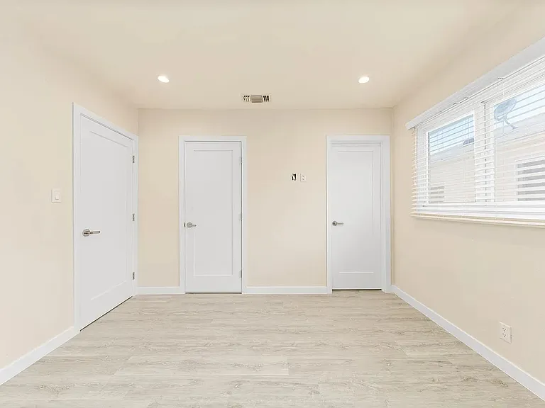 9588 W Olympic Blvd #5 — Photo 18