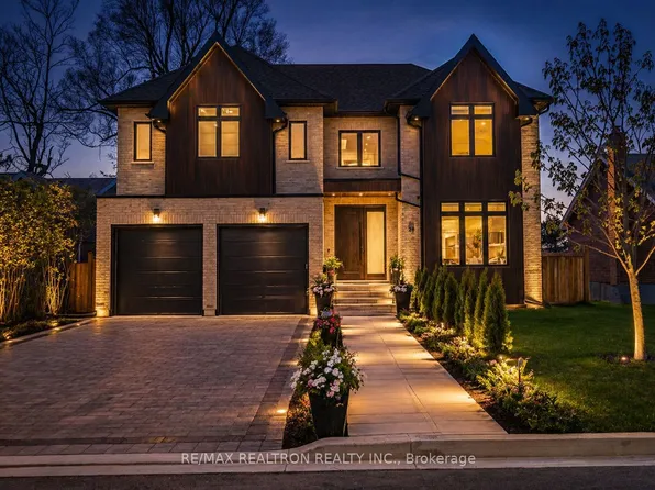 28 Ternhill Cres, Toronto, ON M3C 2E5