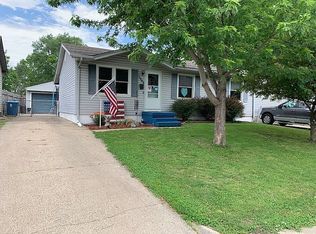 1905 Fairfield Dr, Springfield, IL 62702