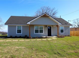 302 N Roberts St, West, TX 76691