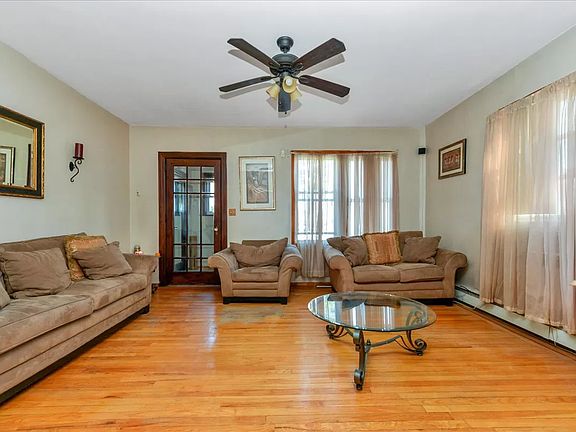 5th image of 114-20 205th St
