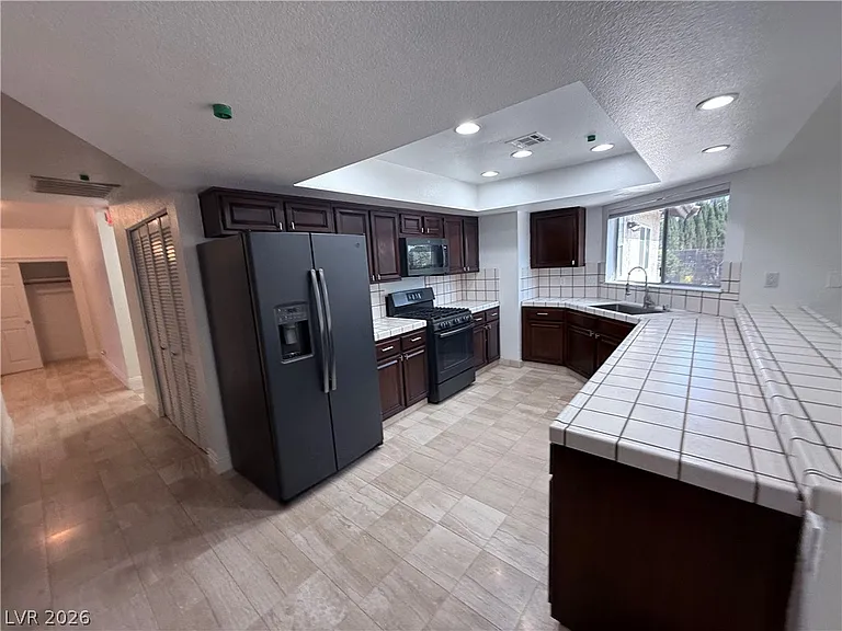 8620 Cremona Dr — Photo 8