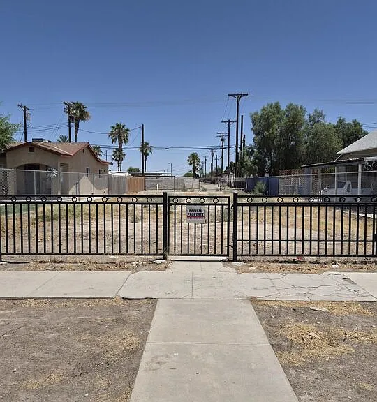226 S Imperial Ave — Photo 4
