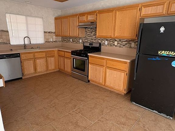 2nd image of 14453 Queen Valley Rd