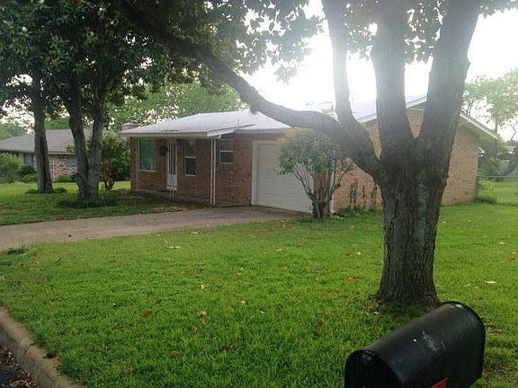 3rd image of 1006 Avenue B