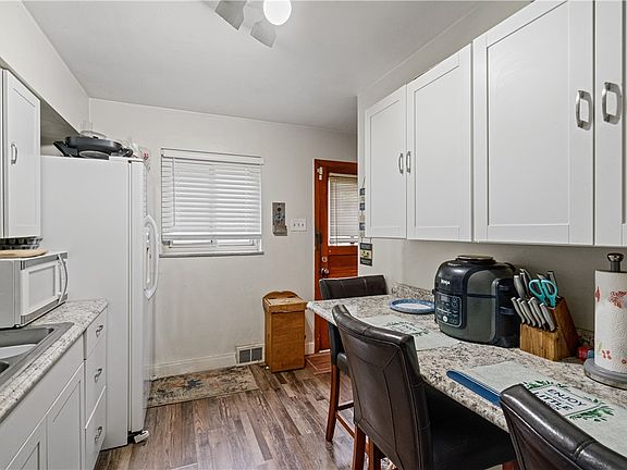 5th image of 3101 Viola St
