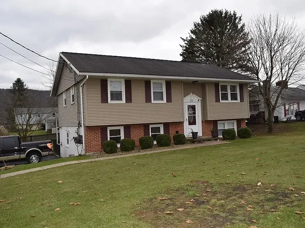 670 Nittany Valley Dr, Bellefonte, PA 16823