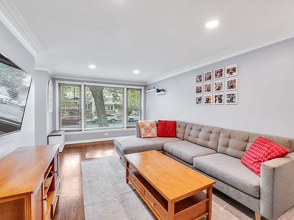 3rd image of 11163 S Trumbull Ave