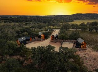 1956 Loudon Rd, Fredericksburg, TX 78624