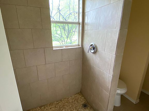 5th image of 3317 Kingsford Ave