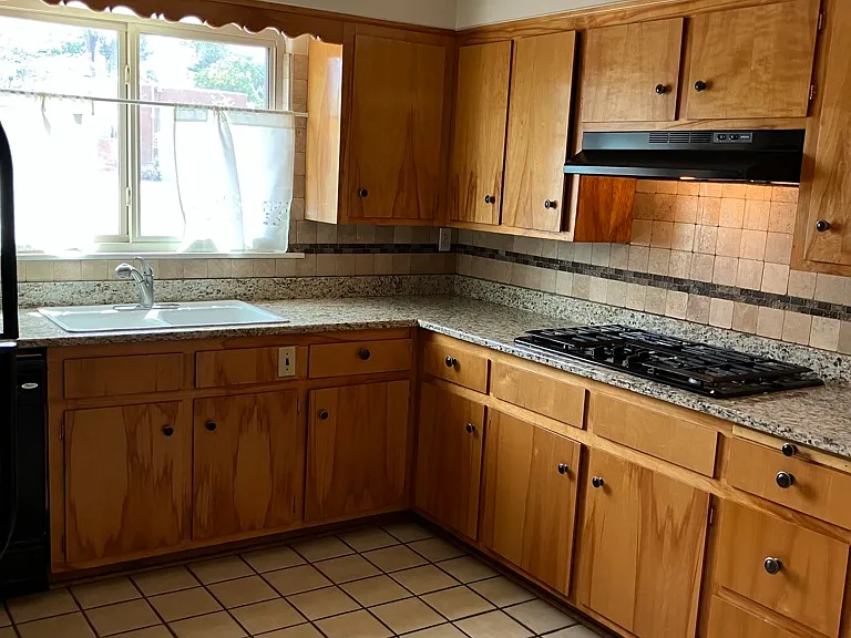 723 Adams St NE — Photo 8