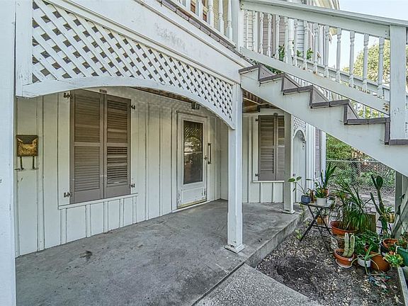 3rd image of 3111 Avenue O 1/2