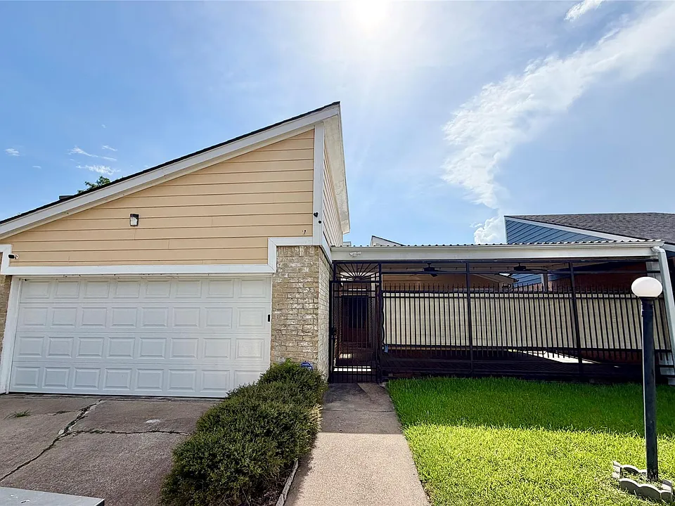 6430 Grandvale Dr