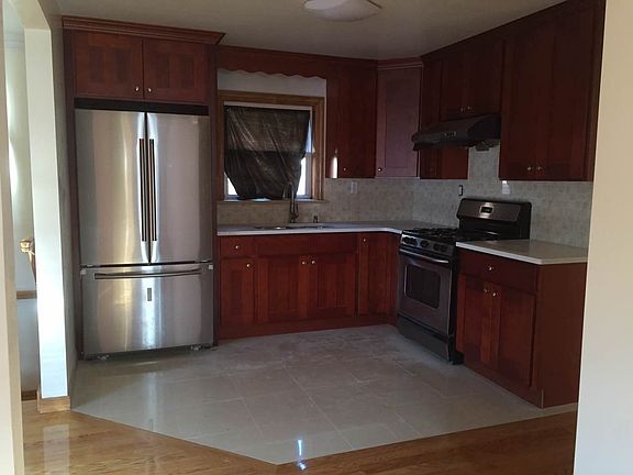 5th image of 3147 99th St #2