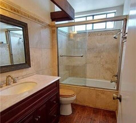 2nd image of 18433 Hatteras St