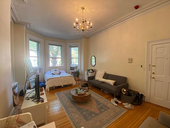 2nd image of 300 Marlborough St