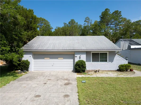 18 Bumelia Ct, Homosassa, FL 34446