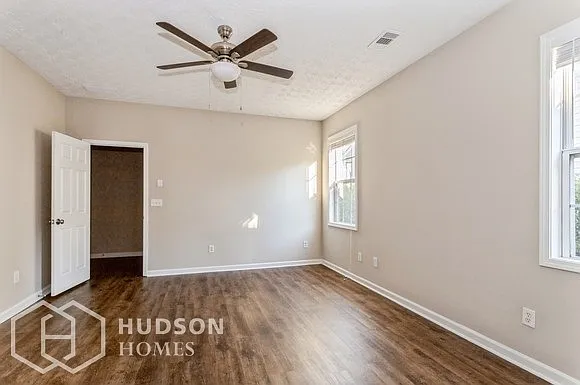 1060 Clairidge Ln — Photo 6