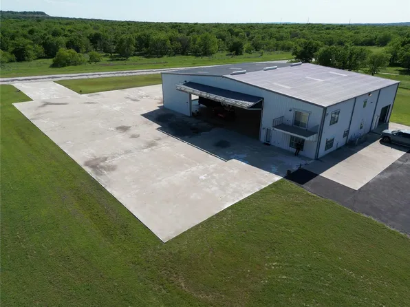 108 Barham Ln, Bridgeport, TX 76426