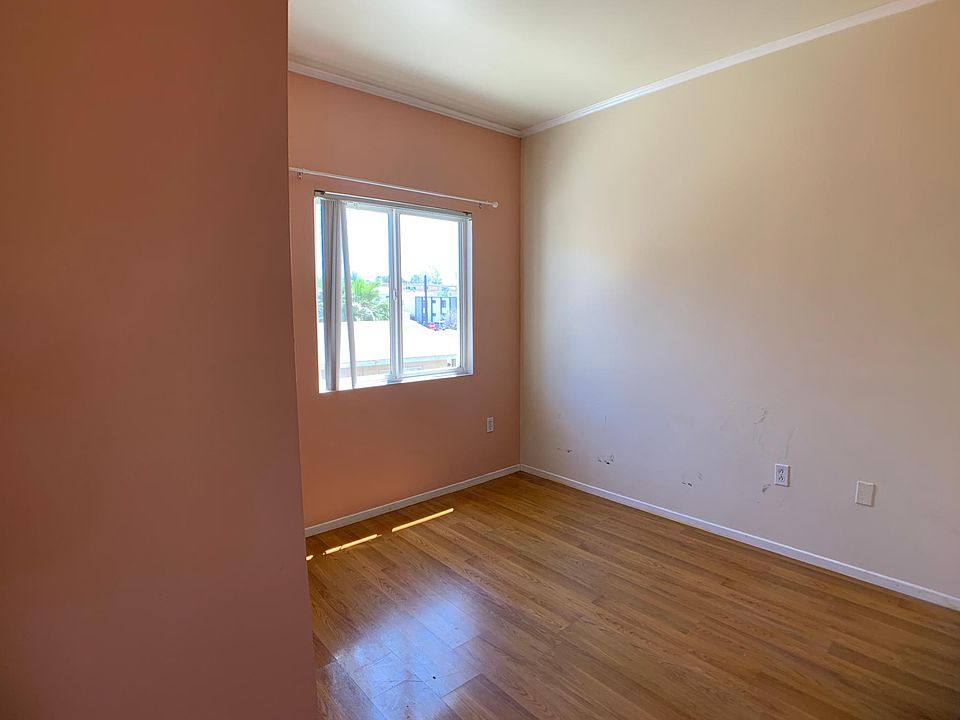 1st image of 2022 Howard Ave #2022
