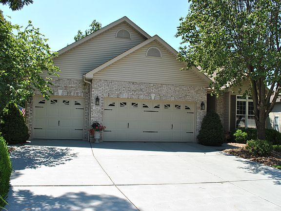 Home sits on lake view lot 