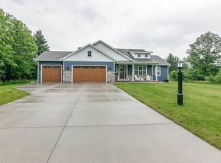 610 Silverleaf Ct, Plover, WI 54467