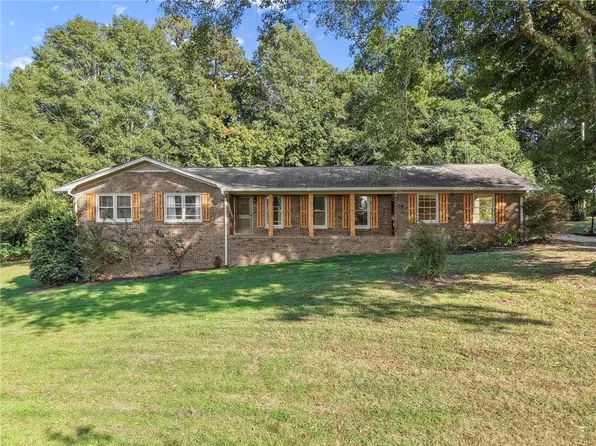 3675 Roy Parks Rd, Talmo, GA 30575
