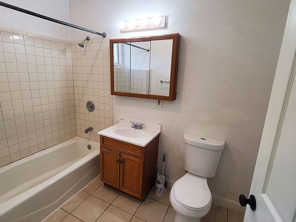 2nd image of 519-521 W Keefe Ave