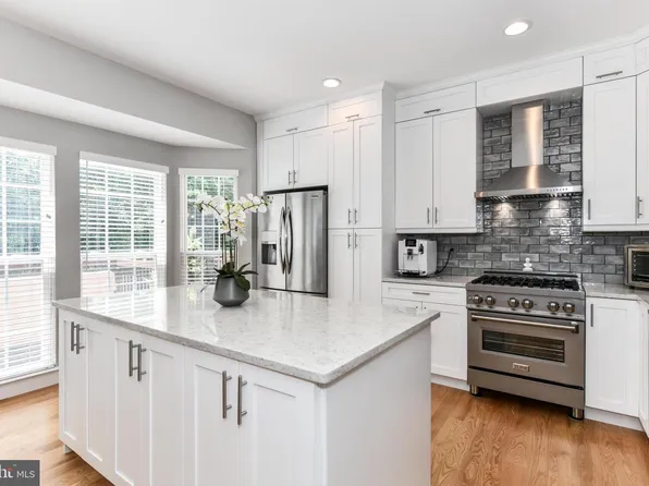 3795 Shannons Green Way, Alexandria, VA 22309