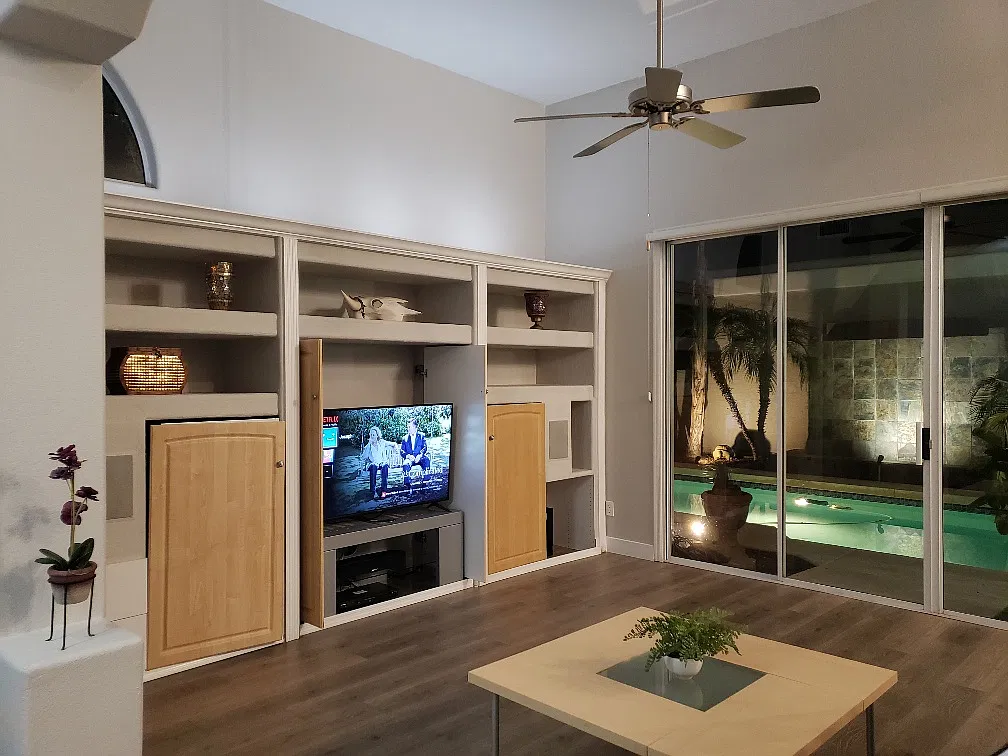4 bed, 2322 sqft, $4,250 — Photo 3