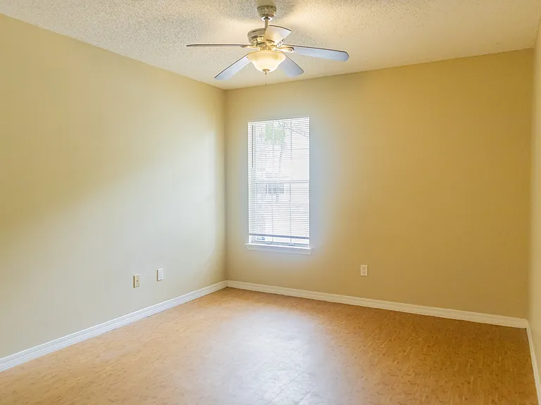 8066 Dickie Dr — Photo 7