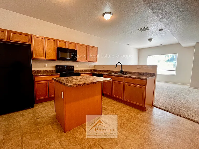 2179 Saint Claire Park Aly — Photo 4